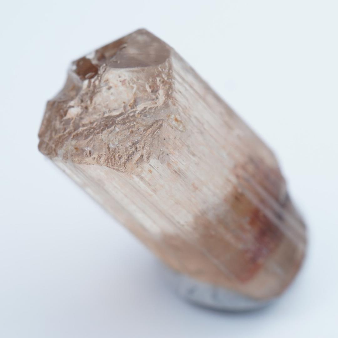 サンストーンスキャポライト　結晶　原石　タンザニア産