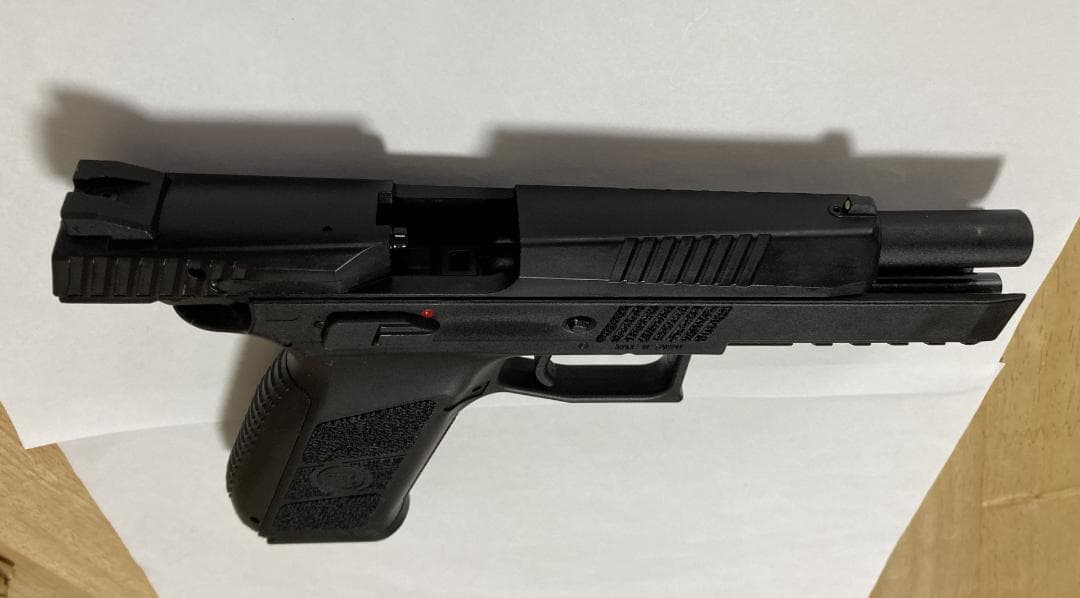 Carbon8 CZ P09 CO2ガスガン