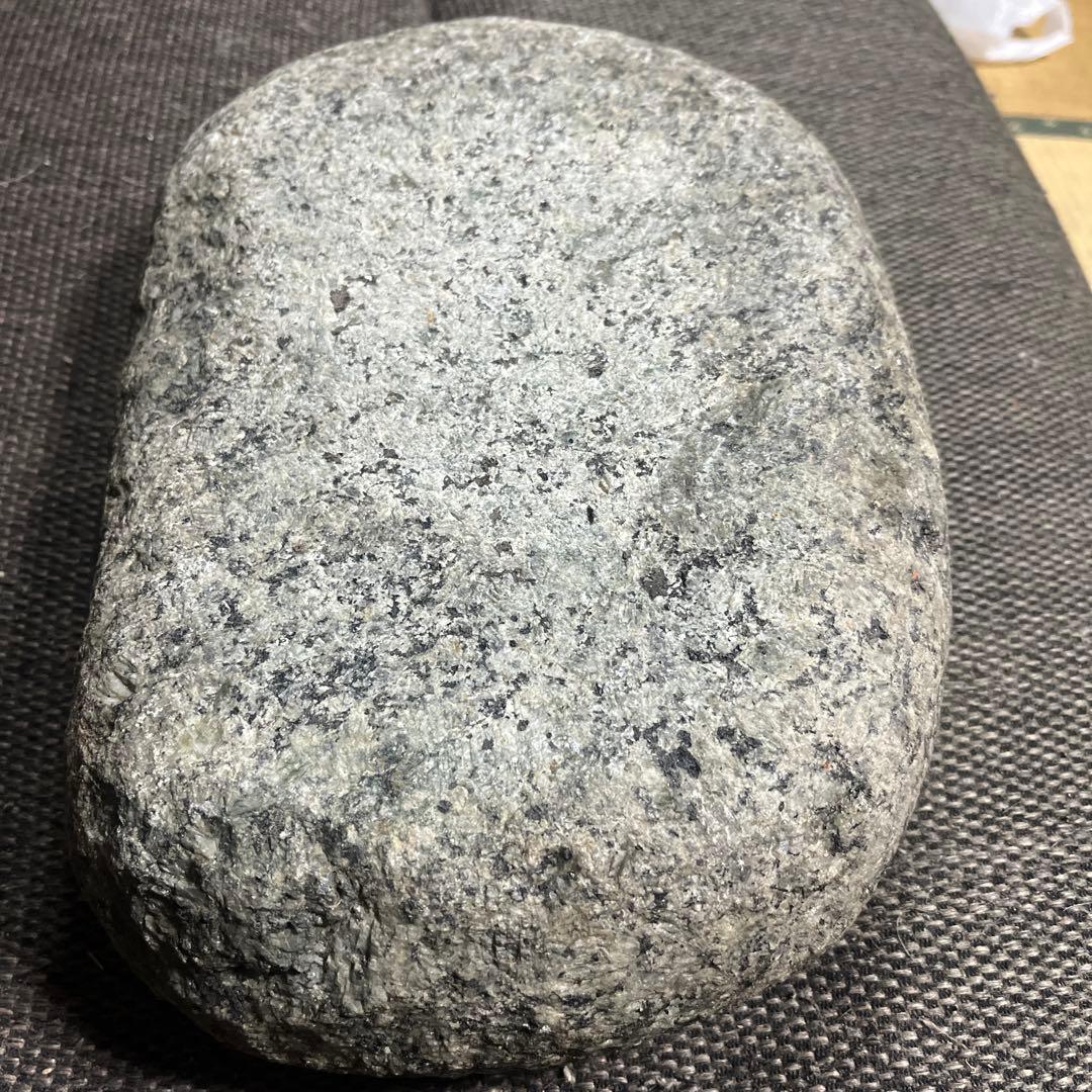 天然花崗岩オーバルオブジェかなり重いです。