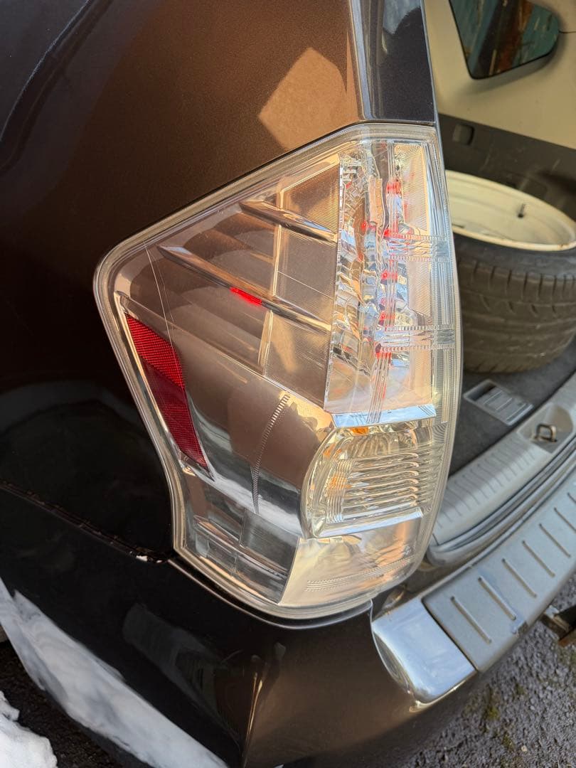 プリウスアルファ前期USテールライト左右