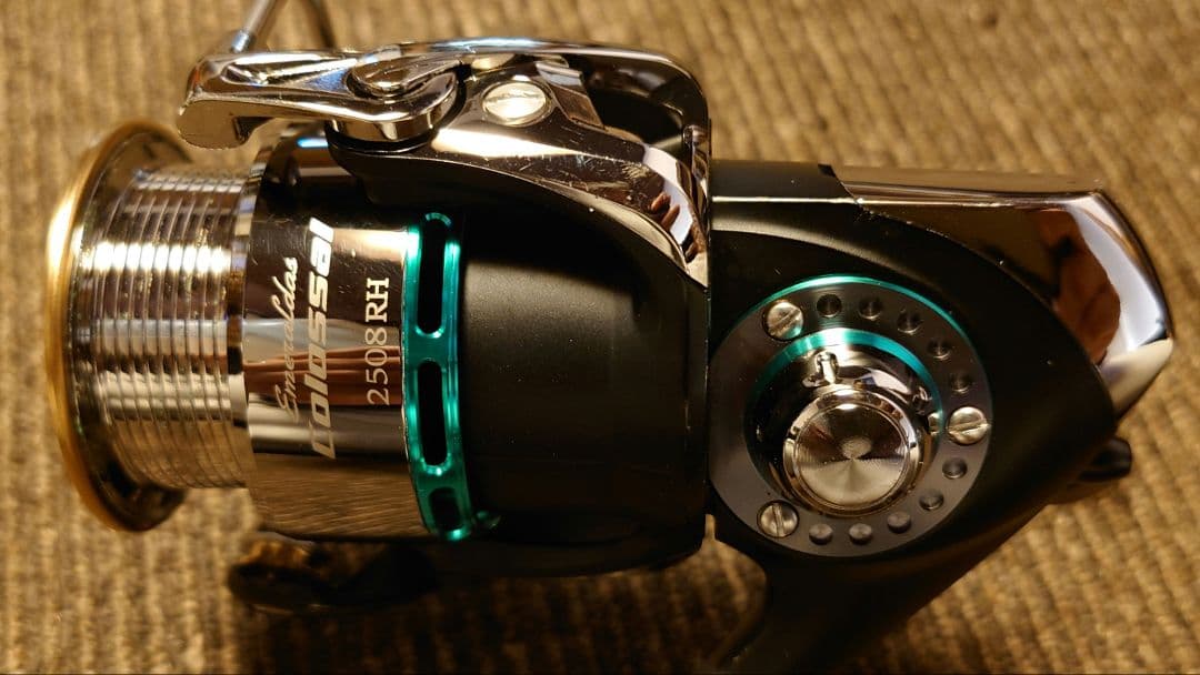 超希少廃盤ダイワ09エメラルダス コロッサル 2508RHW AIR 15 EX