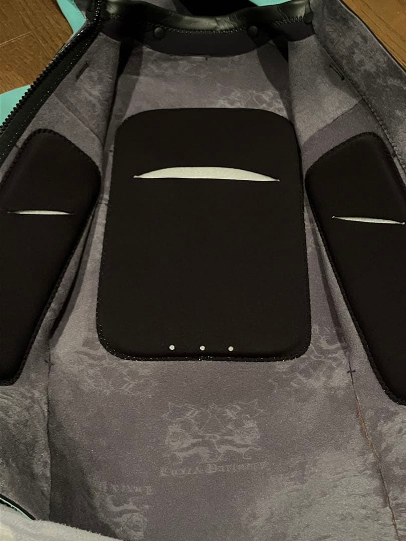 エメラルドグリーン　タッパー フード付き　浮きつき　サップ