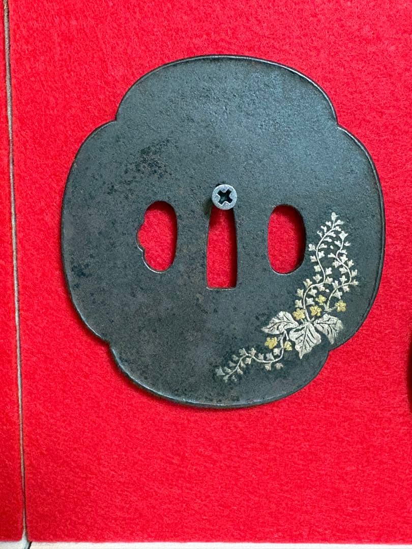 刀装具 鍔 鉄鍔　桐の図　象嵌　美品