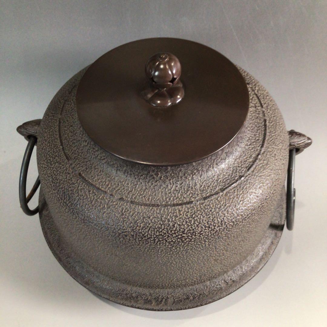 Ｐ５２　茶釜　『人間国宝　高橋敬典造』『真形羽釜』　共箱　茶道具