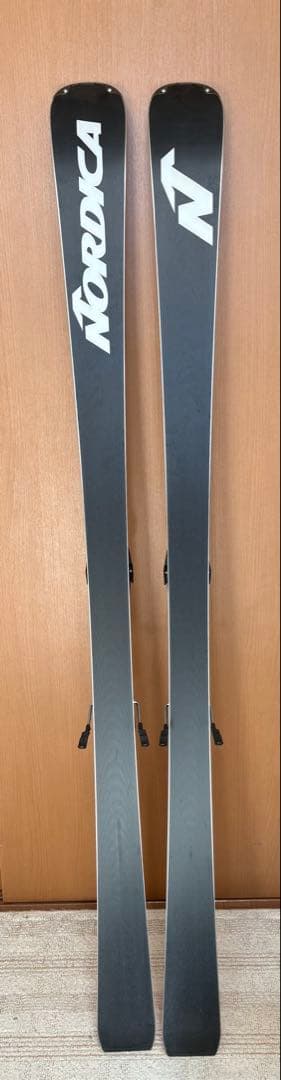 Nordica SLR DC スキー板