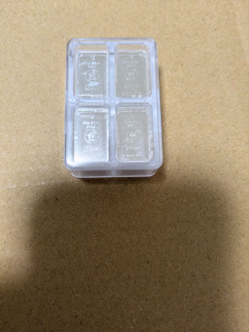 1グラム純銀100枚ケース入り