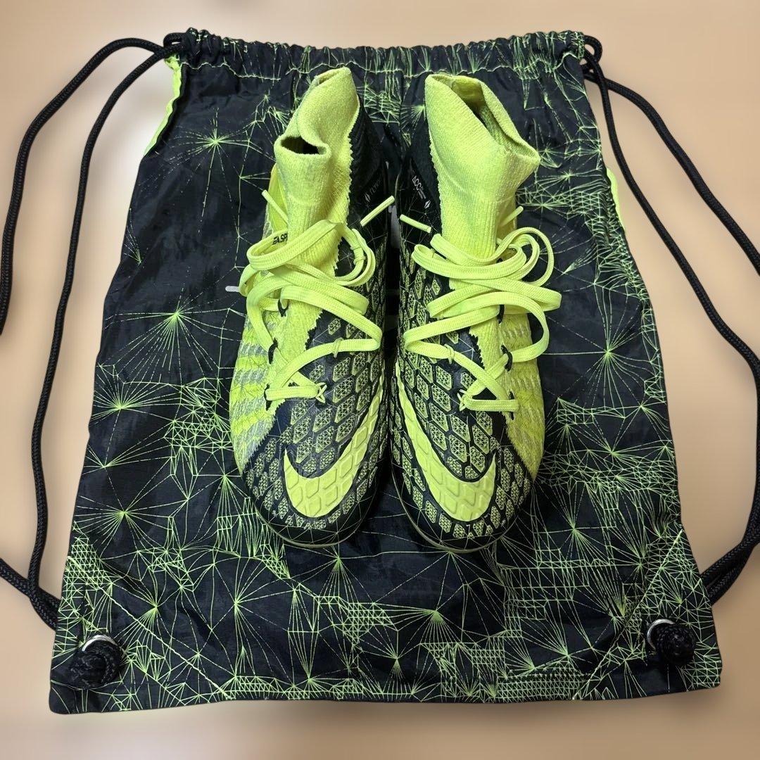 NIKE ハイパーヴェノム ファントム3 DF FG 最終値下げ‼️