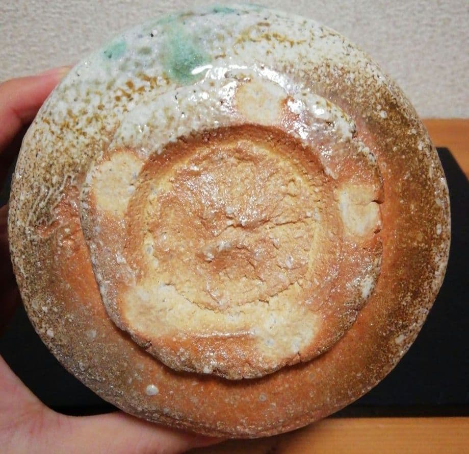 谷清右衛門作　信楽焼　自然釉　茶碗　共箱　共布　略歴付　茶道具