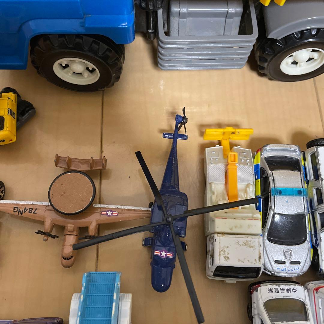 トミカまとめ売り　働く車　70台＋トラック