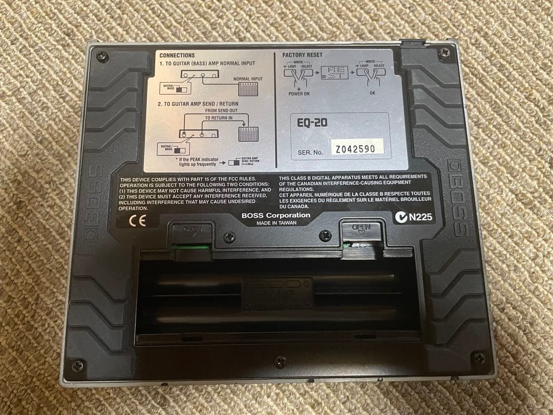 BOSS EQ-20 グラフィックイコライザー