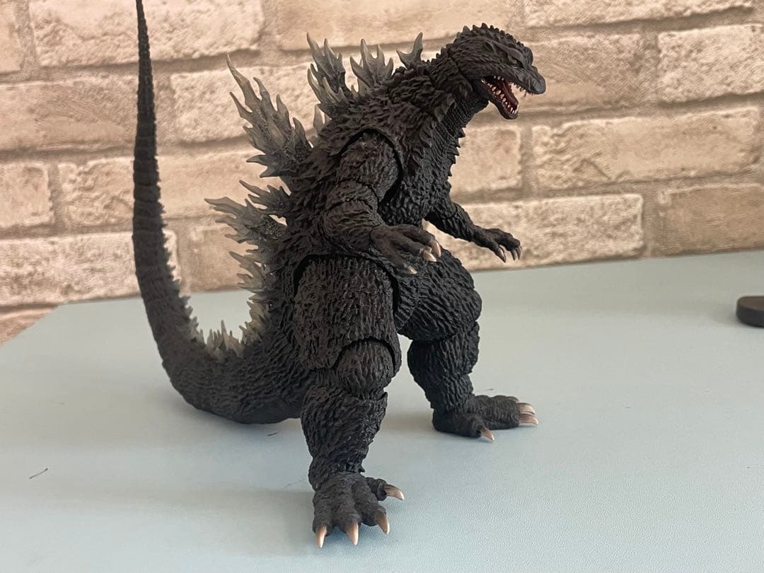 【☆まもなく終了！早い者勝ち！】モンスターアーツ　ゴジラ2002