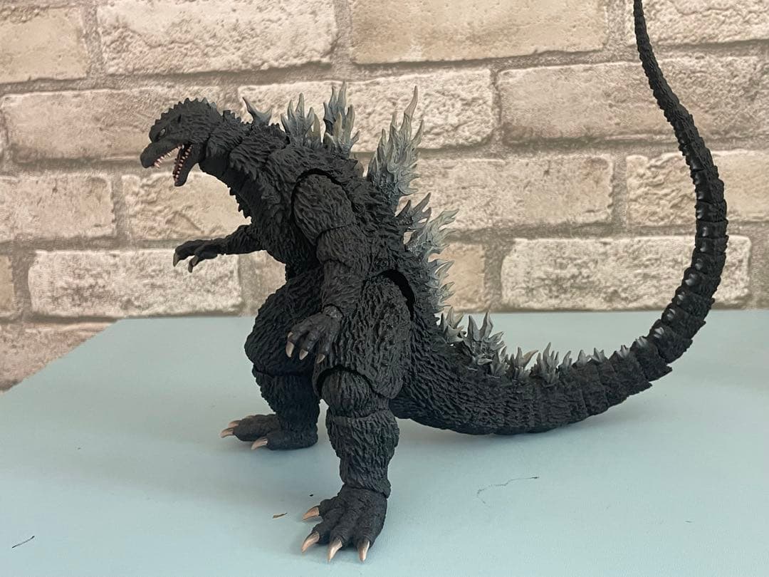 【☆まもなく終了！早い者勝ち！】モンスターアーツ　ゴジラ2002