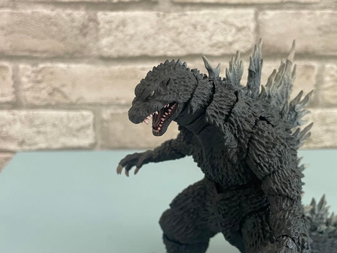 【☆まもなく終了！早い者勝ち！】モンスターアーツ　ゴジラ2002