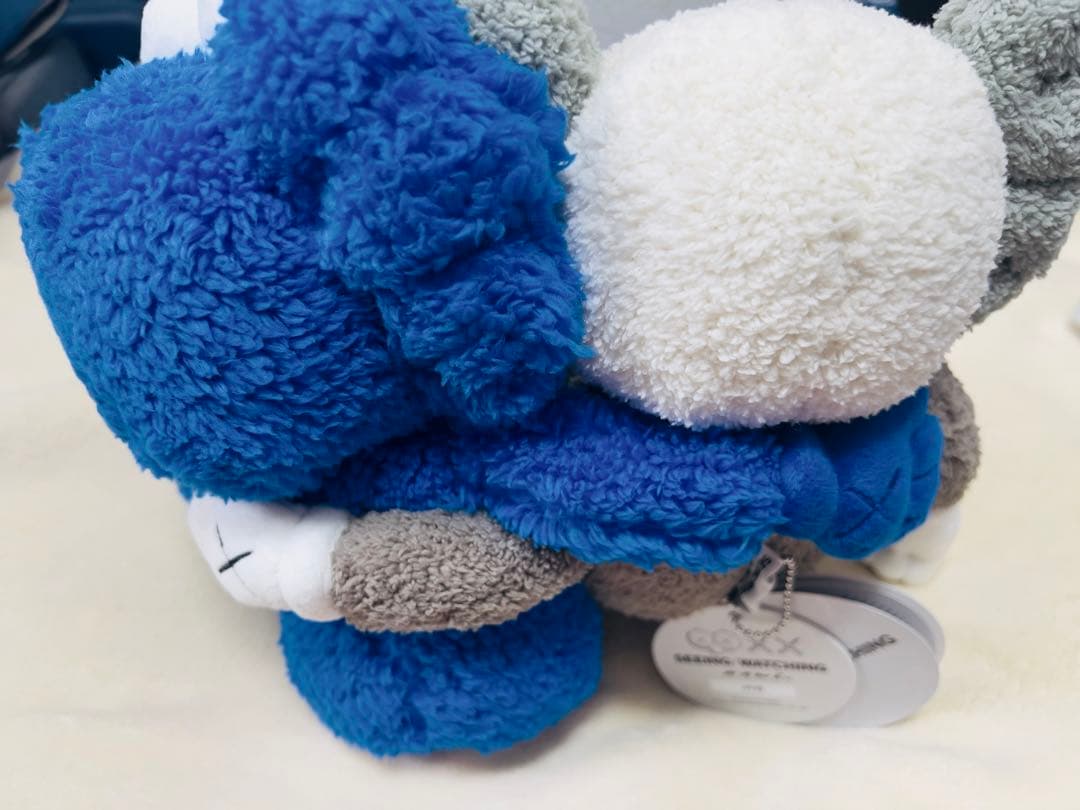 KAWS Seeing / Watching BFF コンプ P香港限定