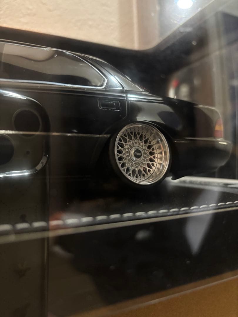 1/18 IVY レクサスLS400 黒　（トヨタ初代セルシオ）