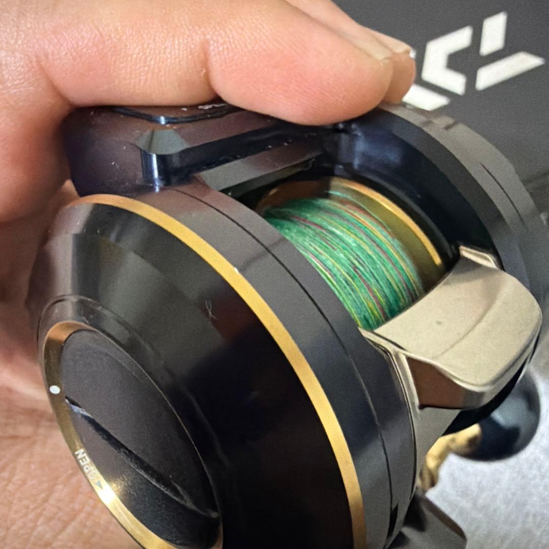 （値段交渉可）中古美品　ダイワの21ソルティガIC300