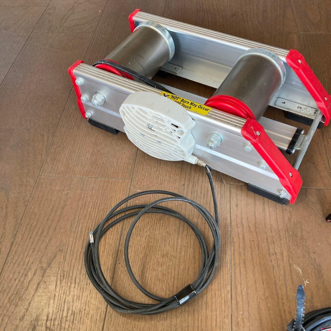 アルミ製ローラー台 シルバーとレッド