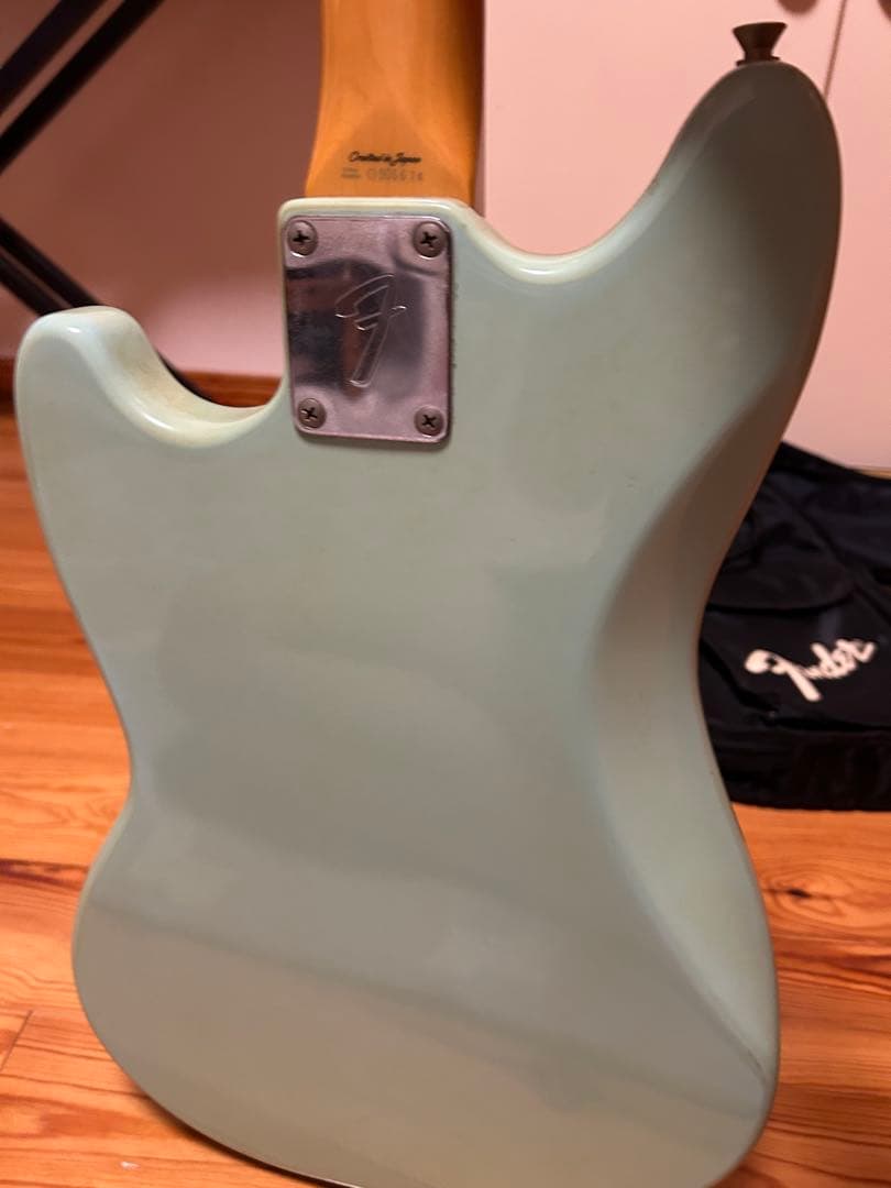 ギター Fender Mustang