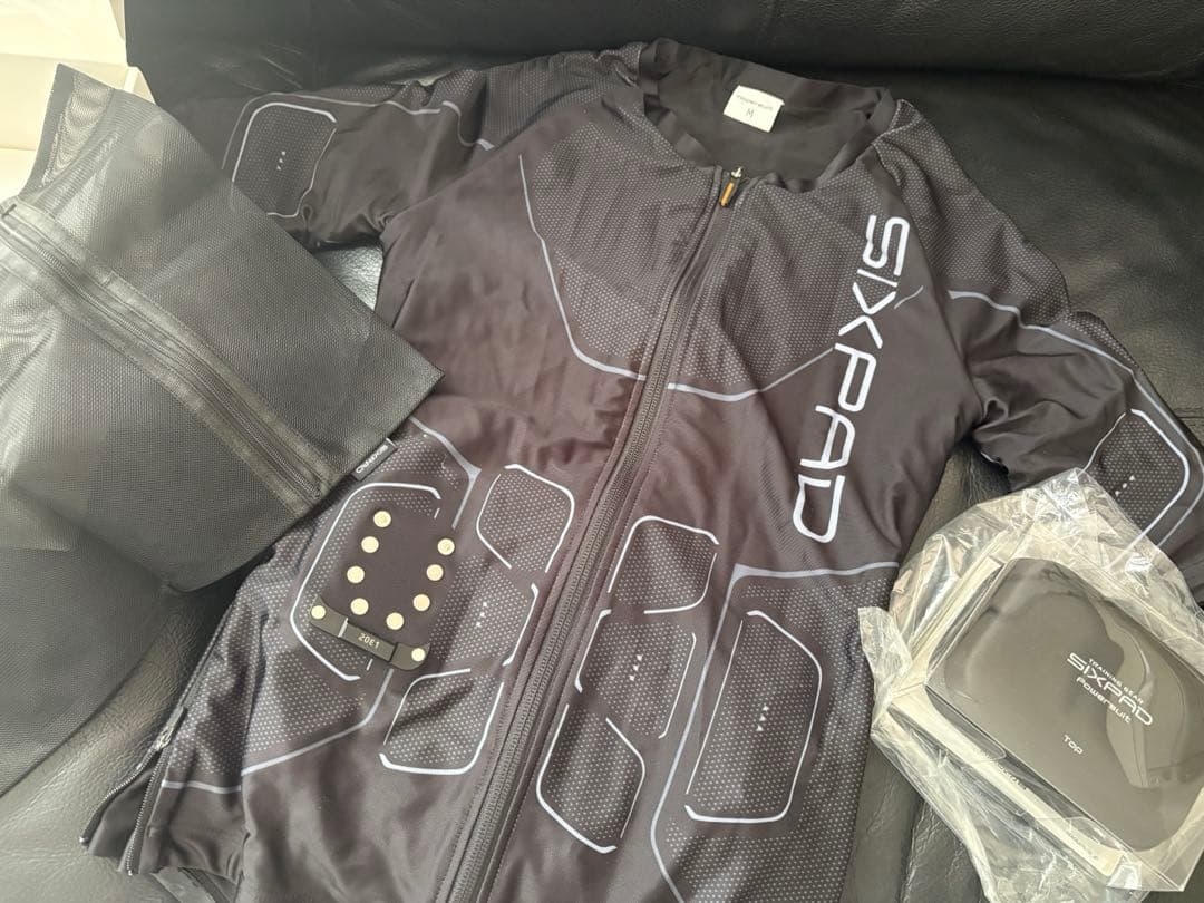 美品 SIXPADパワースーツ 上下セット レディース　Mサイズ 動作確認済