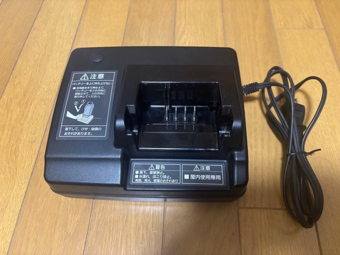 パナソニック　電動自転車充電器 NKJ069Z1