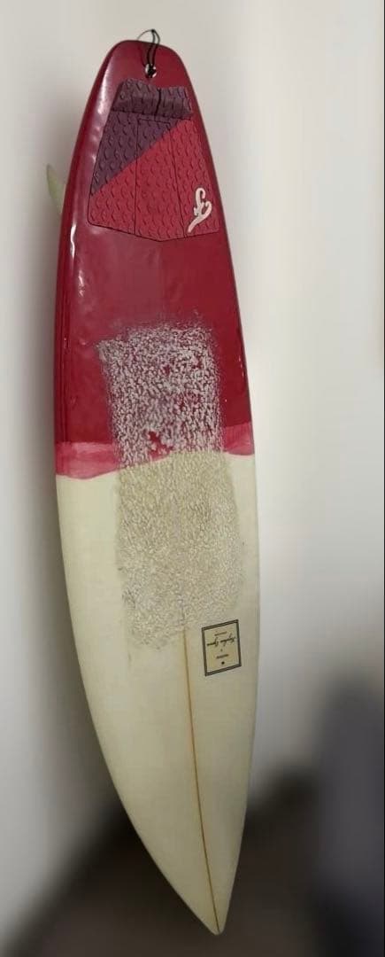 ショートボード 赤と白のグラデーション　小川和久