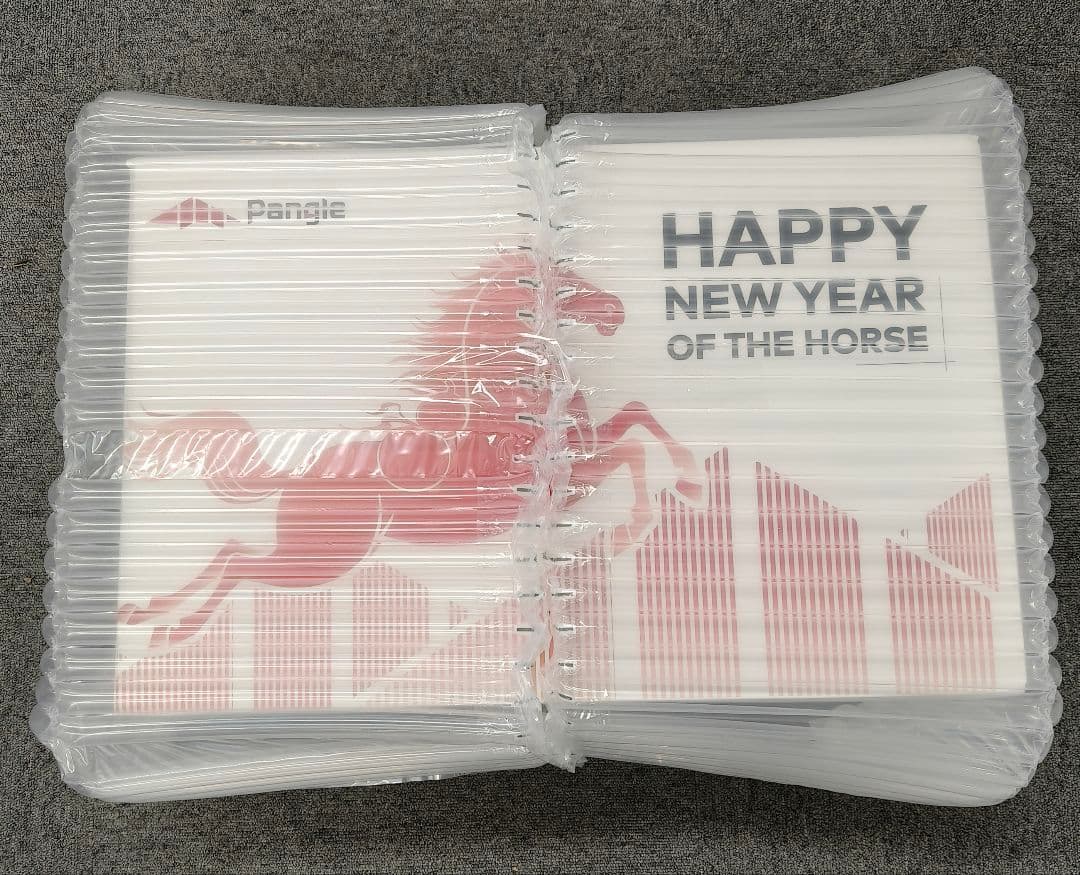 PANGLE 2026ギフトボックス スーツケース、コップ、ネック枕。快適な旅行