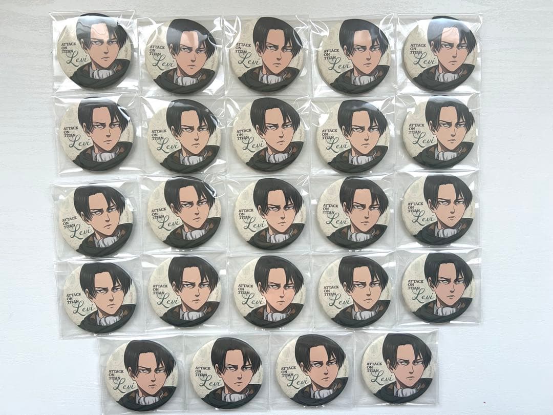 進撃の巨人 リヴァイ KINOKOS キノコス Anique アニーク 缶バッジ