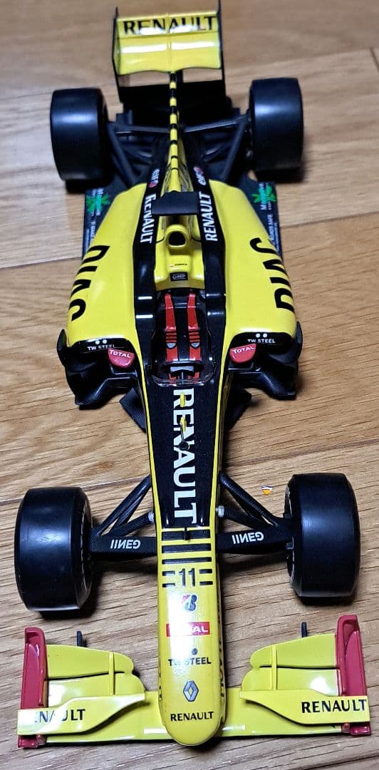 Renault F1カー ミニカー 1:18スケール