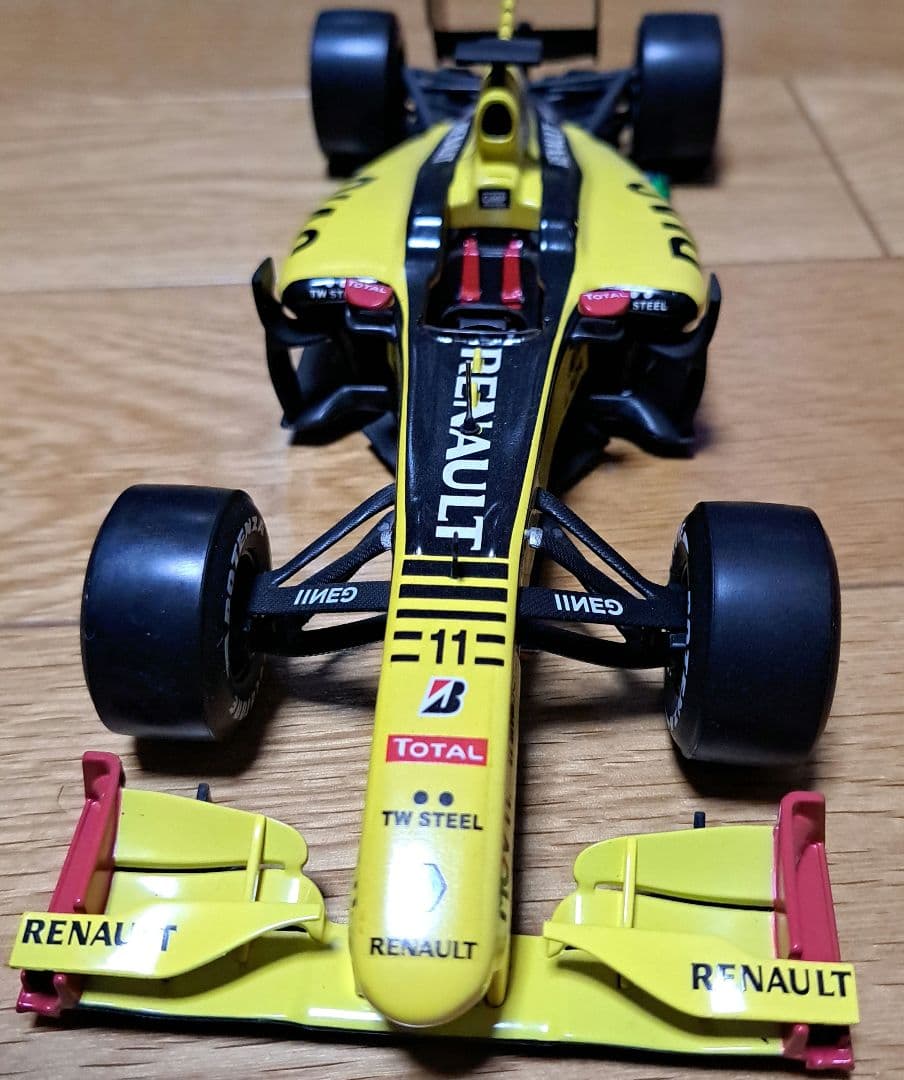 Renault F1カー ミニカー 1:18スケール