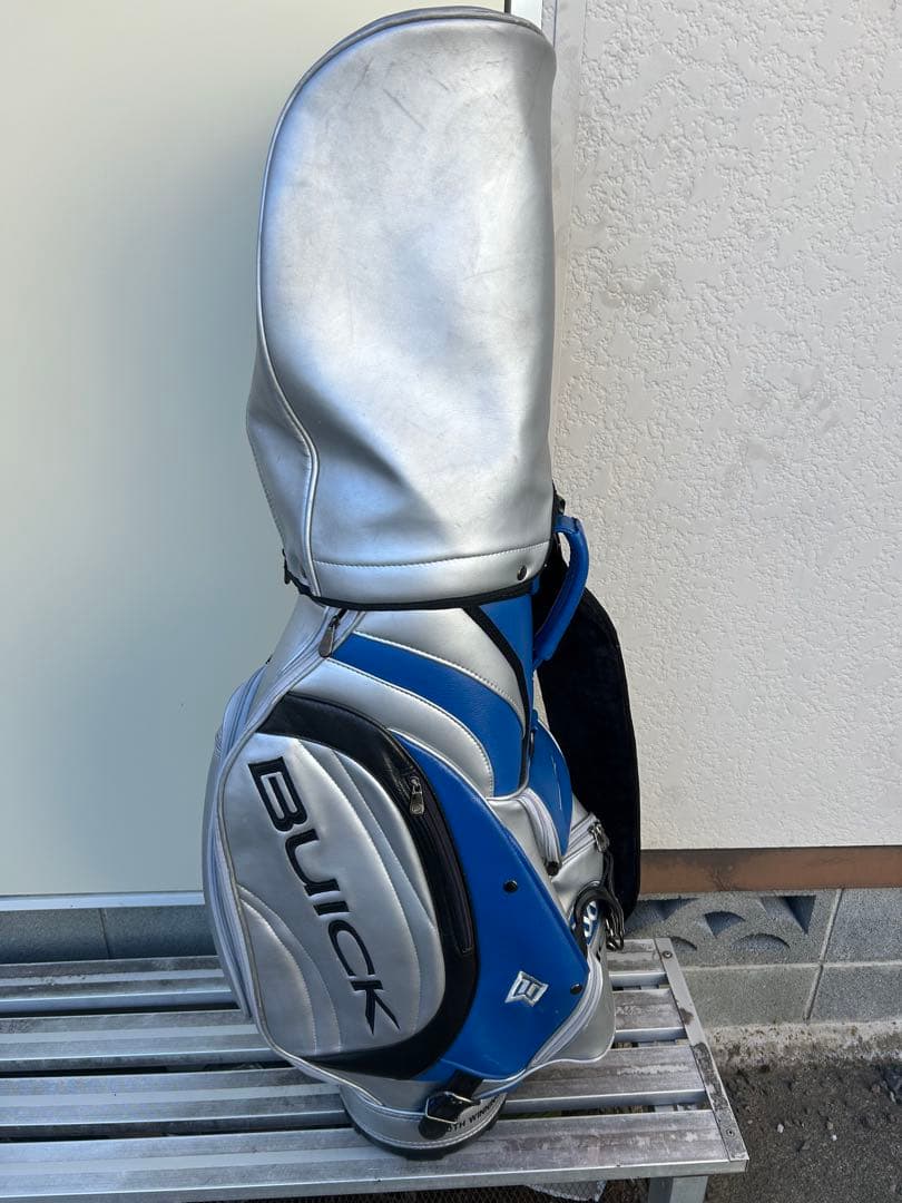 希少タイガーウッズBUICK 50周年記念キャディバッグ シルバー/ブルー