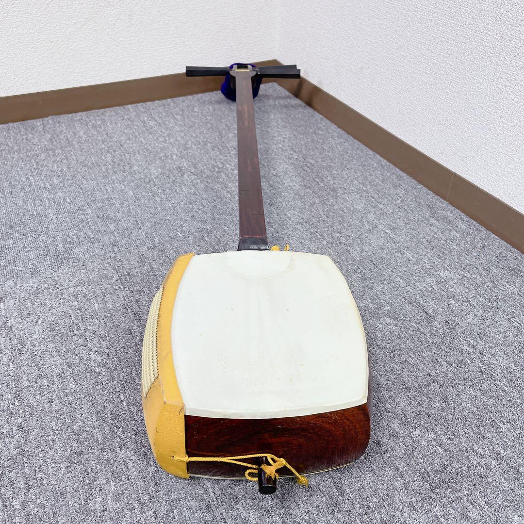 三味線 中棹 トチ 紅木 金細 東サワリ 段違い溝 綾杉彫り 和楽器