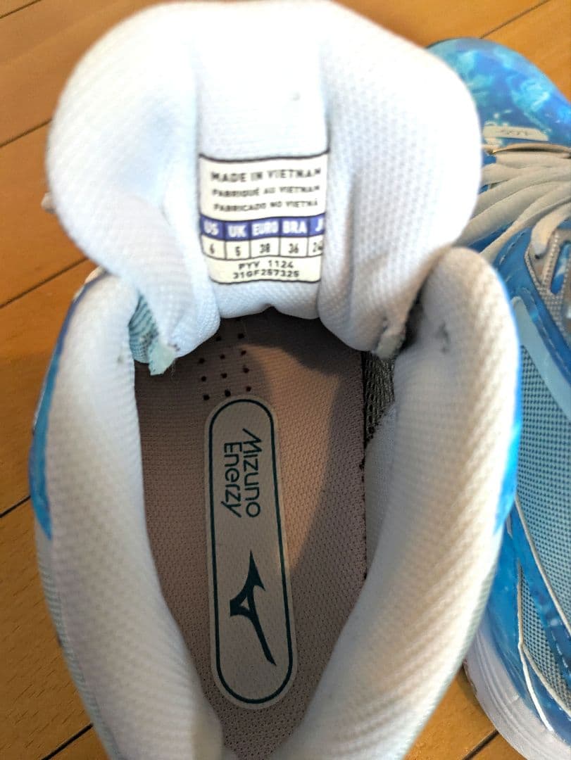 お値下げ中！Mizuno ウェーブダイバーズ 24.0　完売品