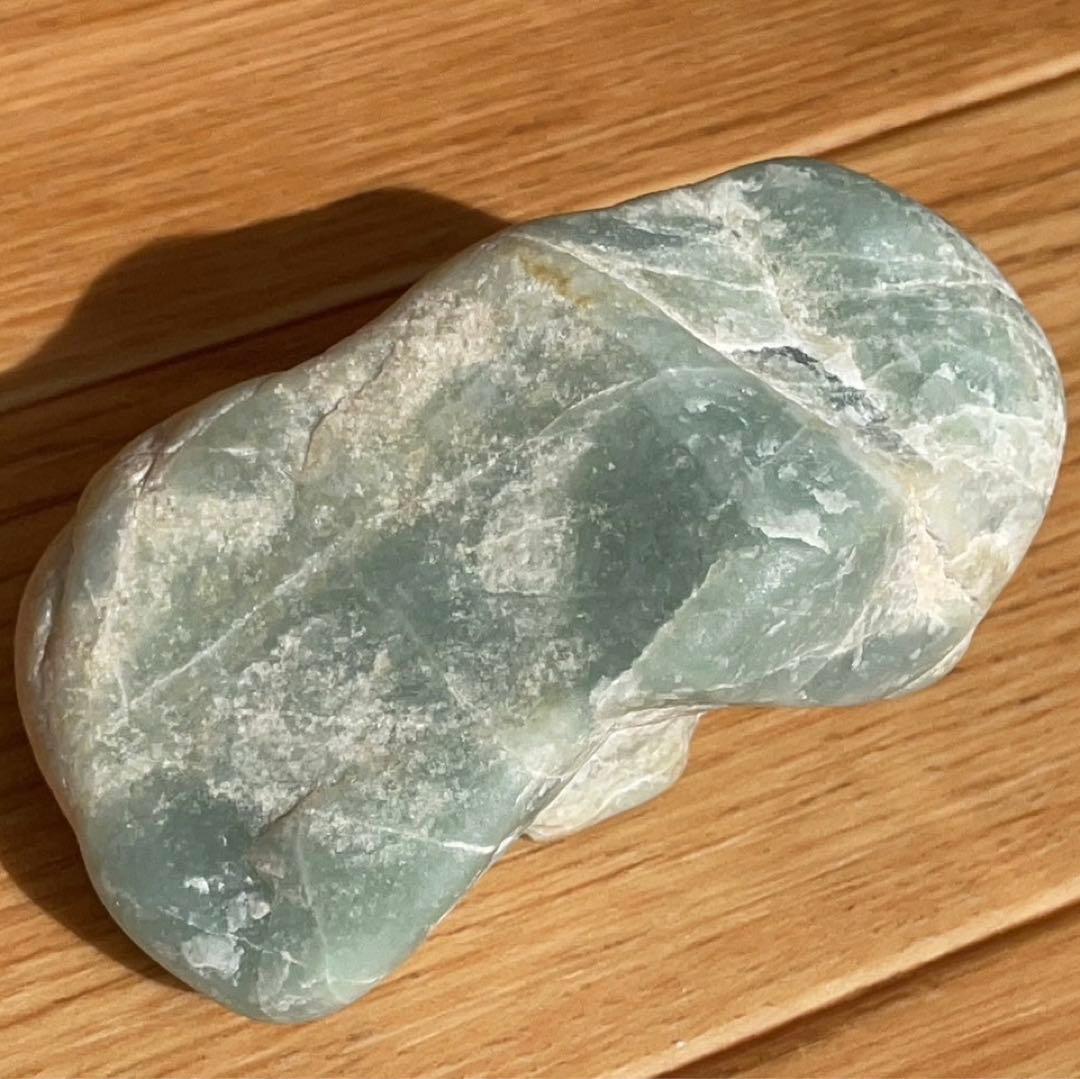 希少！ 糸魚川　水色　翡翠原石　ひすい