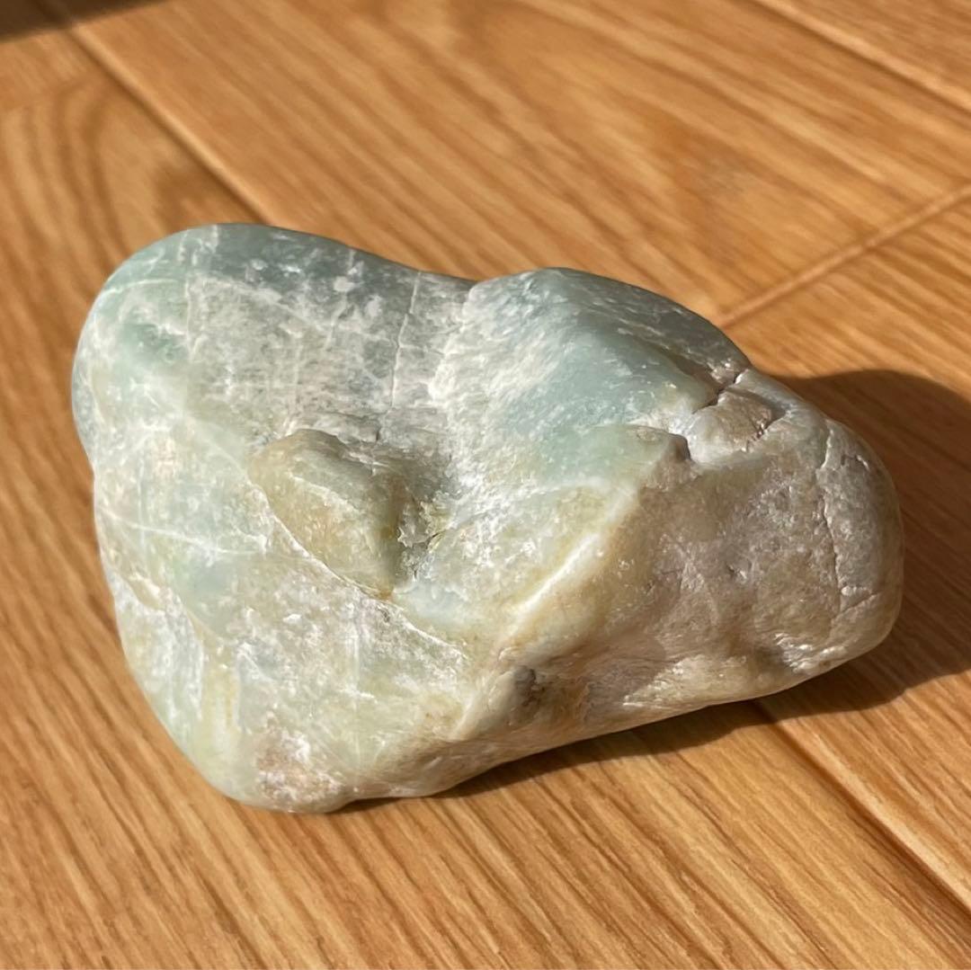 希少！ 糸魚川　水色　翡翠原石　ひすい