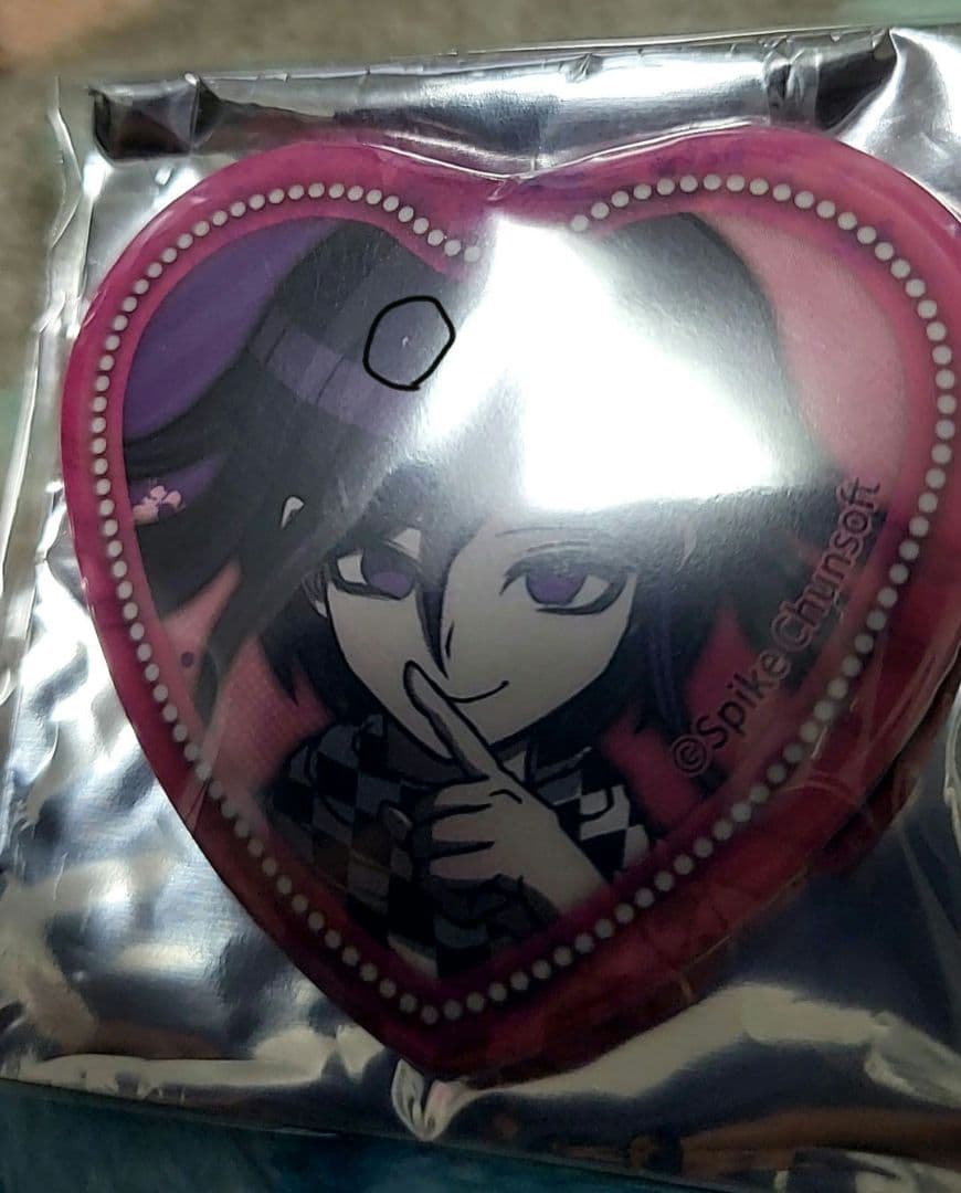 ニューダンガンロンパV3 照れ顔ハート缶バッジ　王馬小吉