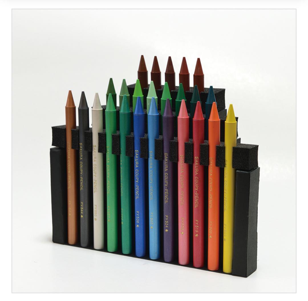 m*e様 サクラクレパス　１００周年記念　限定エディション　１００色　クーピー