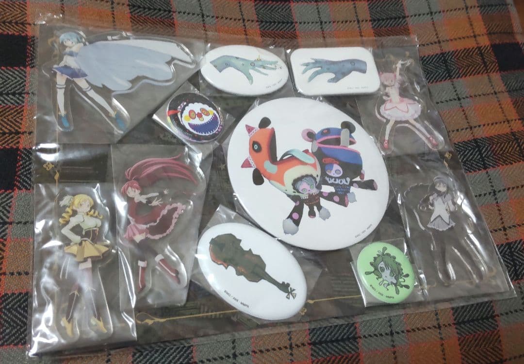 (未開封)まどかマギカ 反逆の物語 アクリルバッチ、ナイトメア魔女缶バッチセット