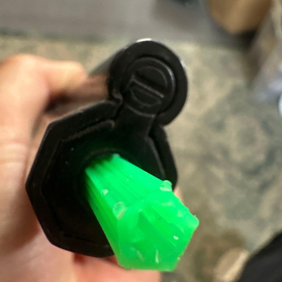 【遺品整理】モデルガン レプリカ銃 木製モデルガン ブラウン 彫刻デザイン