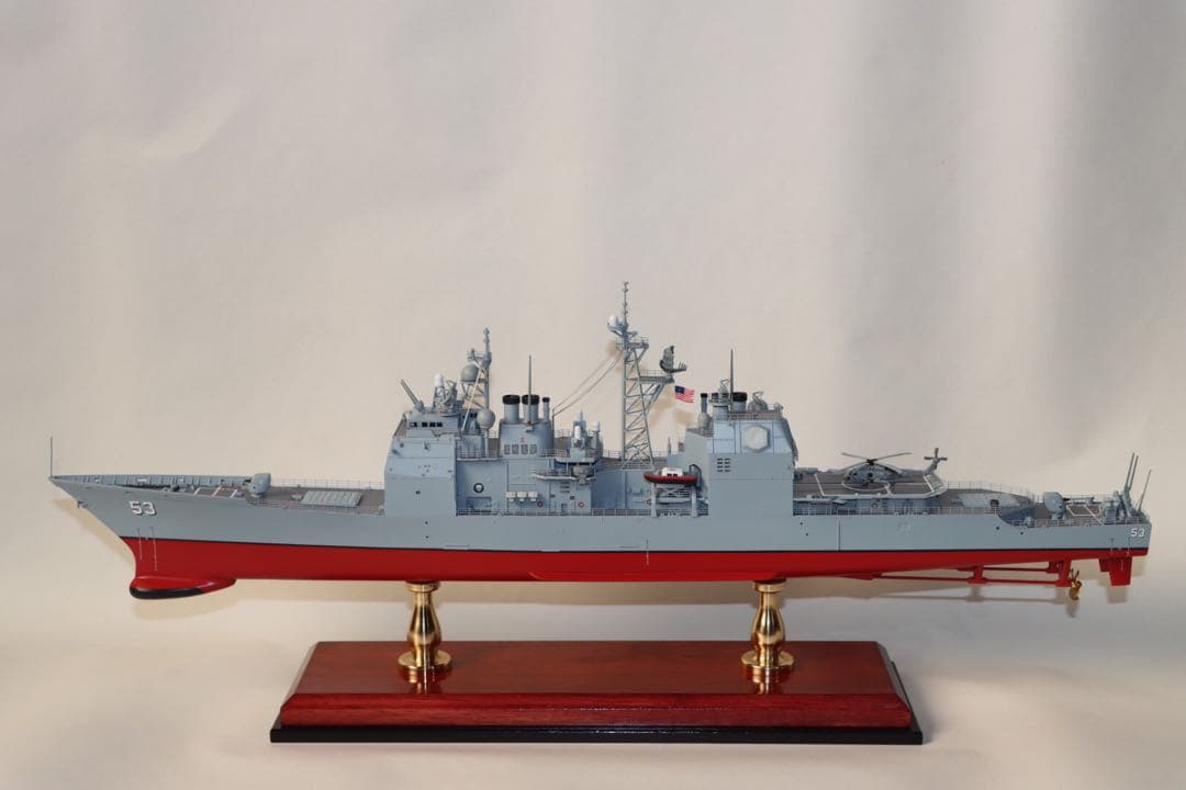 ドラゴン製USSイージス巡洋艦モービルベイ　完成品　アクリル製ケース付　プラ模型