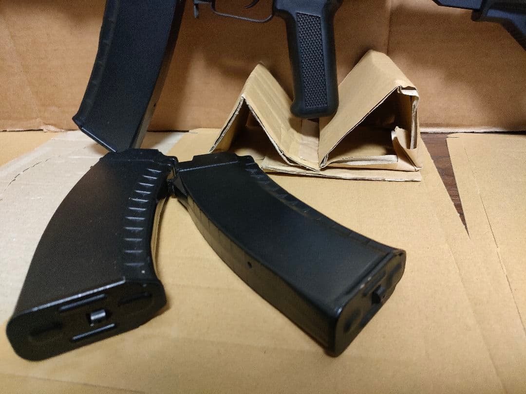 ぱ*こ様 東京マルイ　次世代電動ガン　AK74