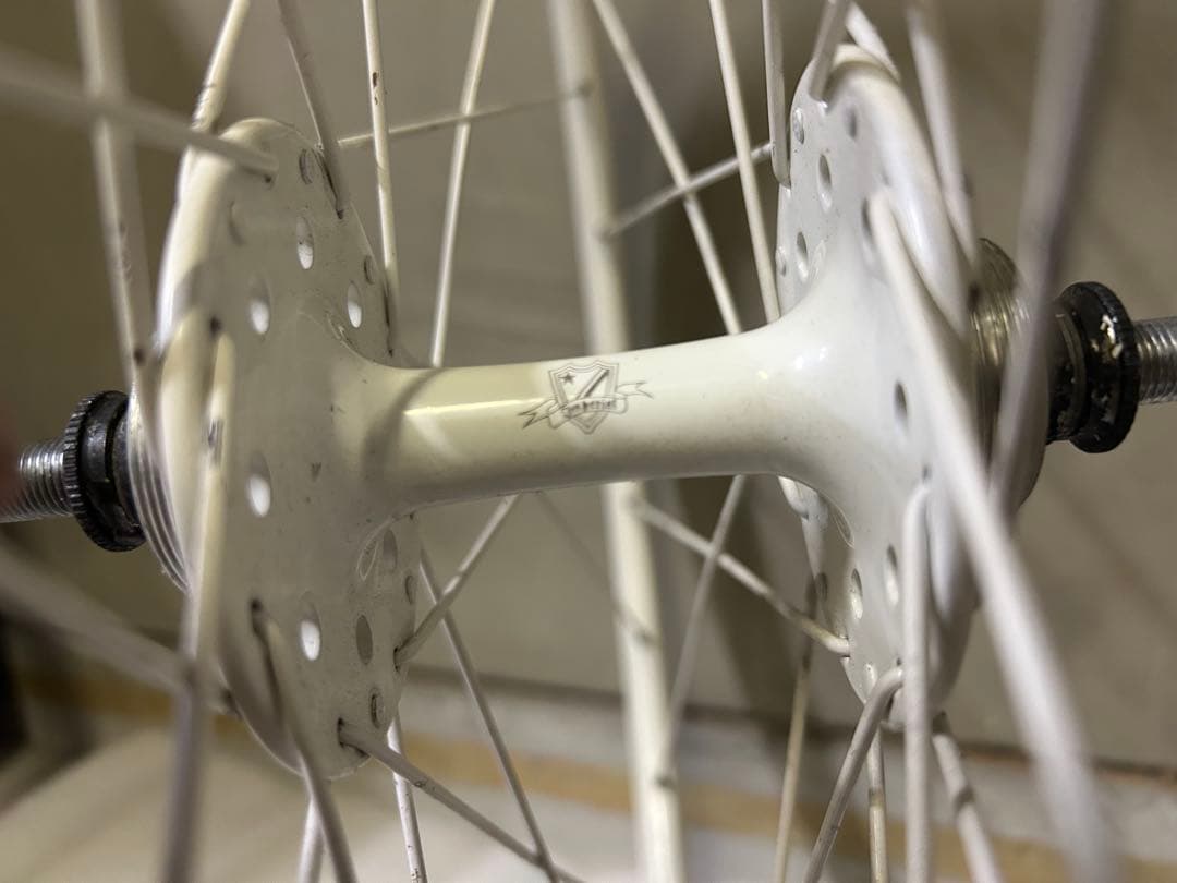 【ピスト用ホイール前輪】貴重なホワイトで映えます★