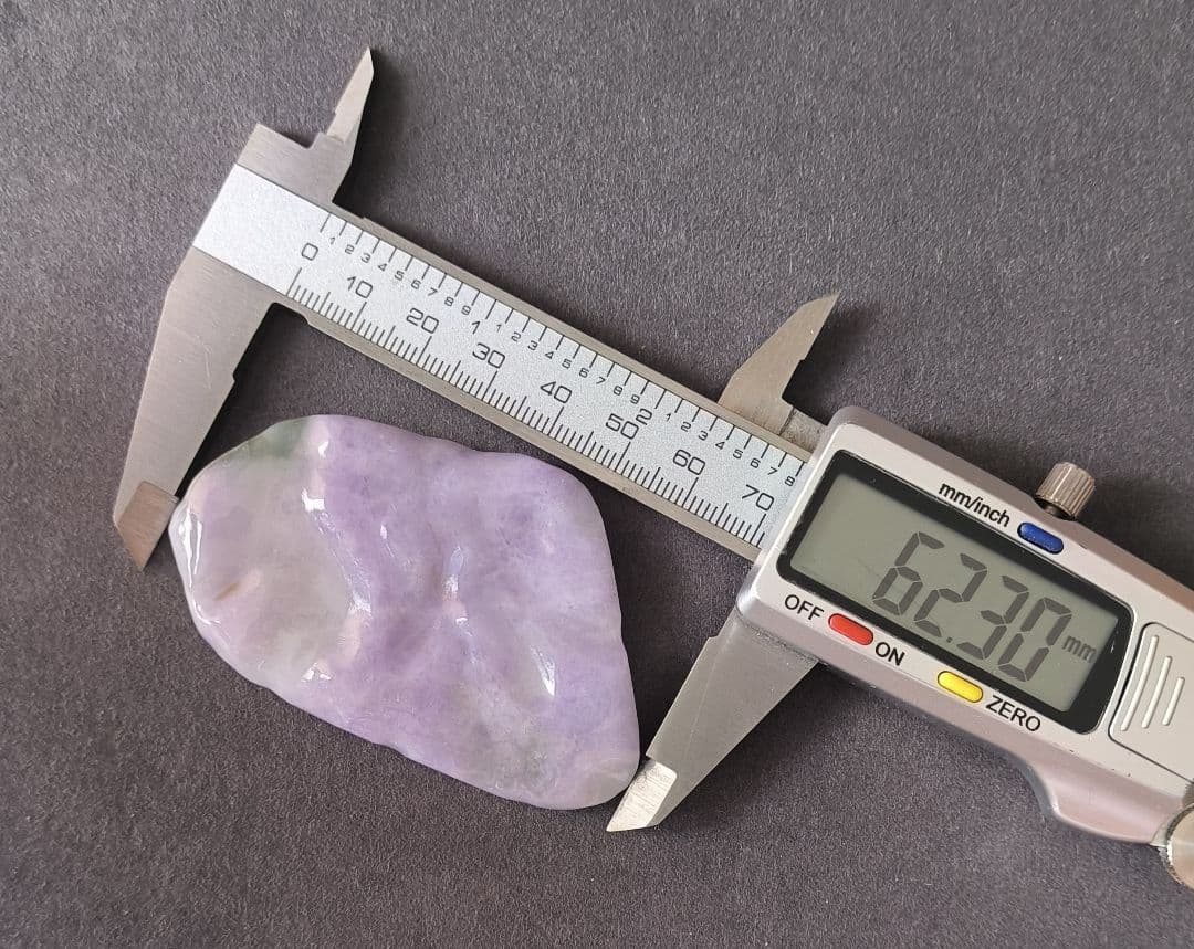 ミャンマー産ラベンダー本翡翠のルース①