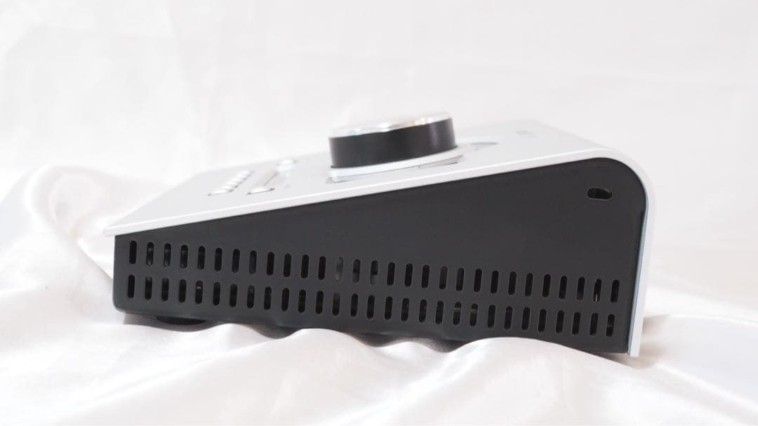 Universal Audio Apollo Twin インターフェイス