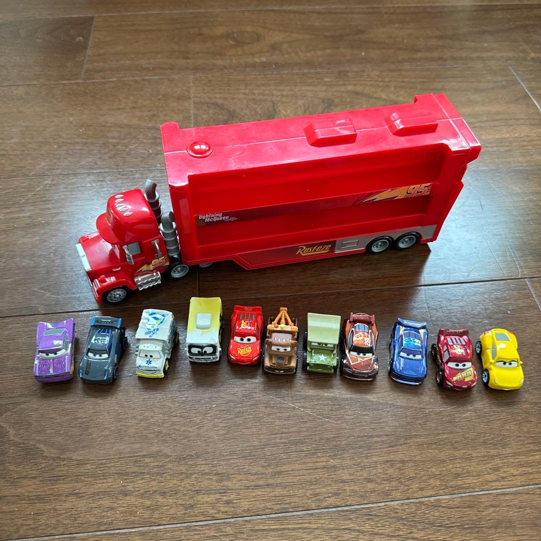 カーズ トレーラーとミニカーセット