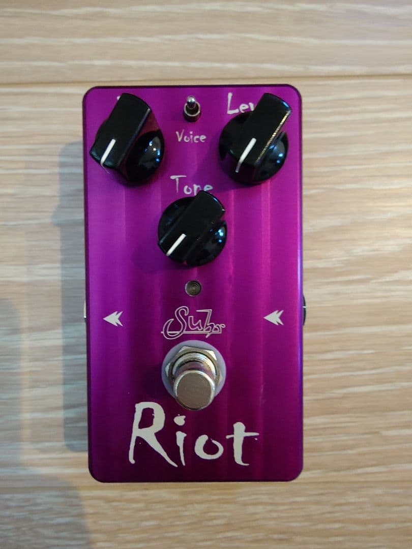 Suhr Riot ディストーションペダル