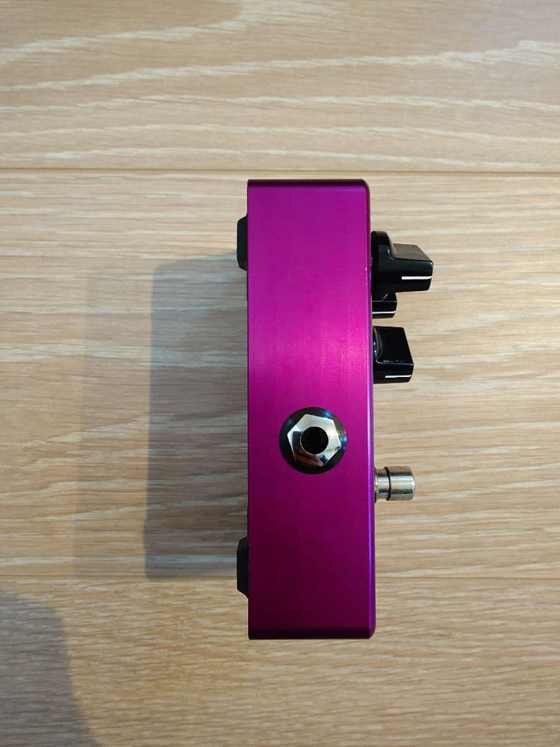 Suhr Riot ディストーションペダル