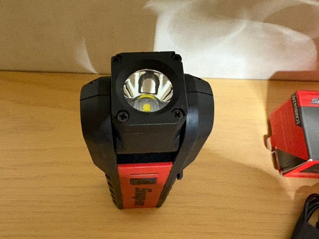 Snap-on LED懐中電灯 充電ケーブル付き
