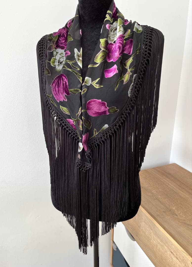 【アウトレット】フラメンコ　マントンシージョ　黒地xパープル花柄　ブラックフレコ