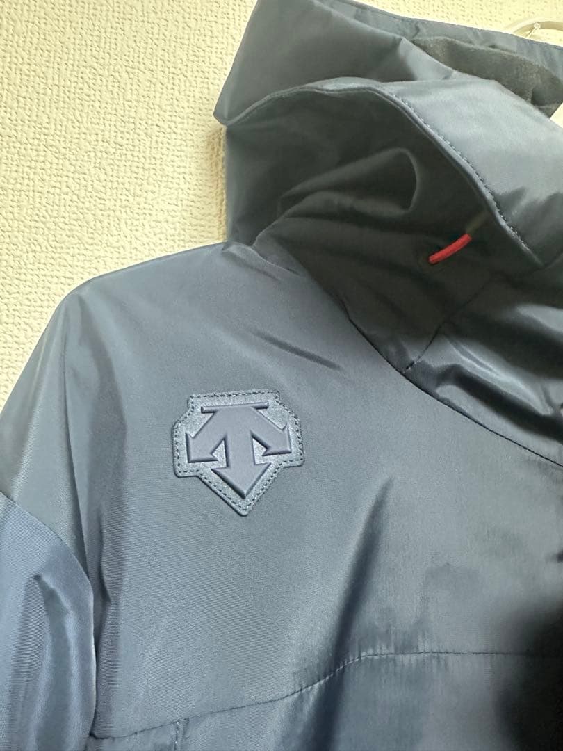 未使用タグ付き　デサント EKS+THERMO ウインドブレーカー