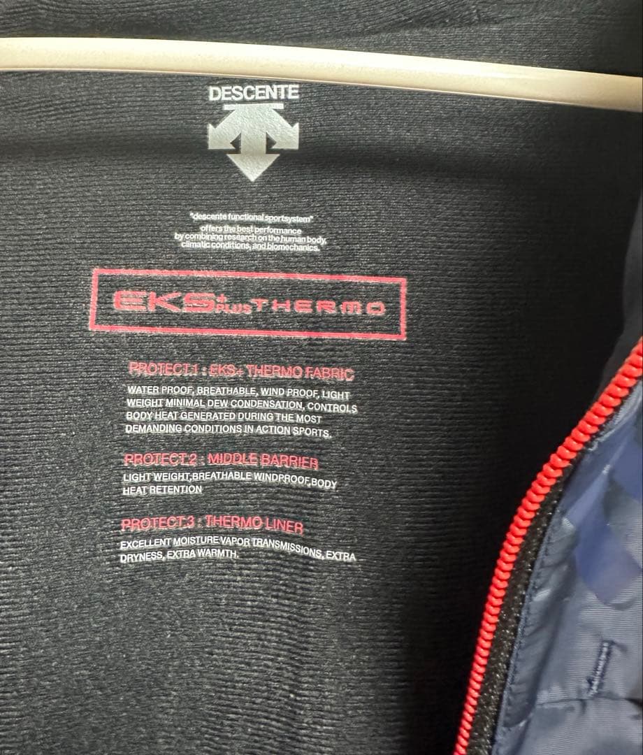 未使用タグ付き　デサント EKS+THERMO ウインドブレーカー